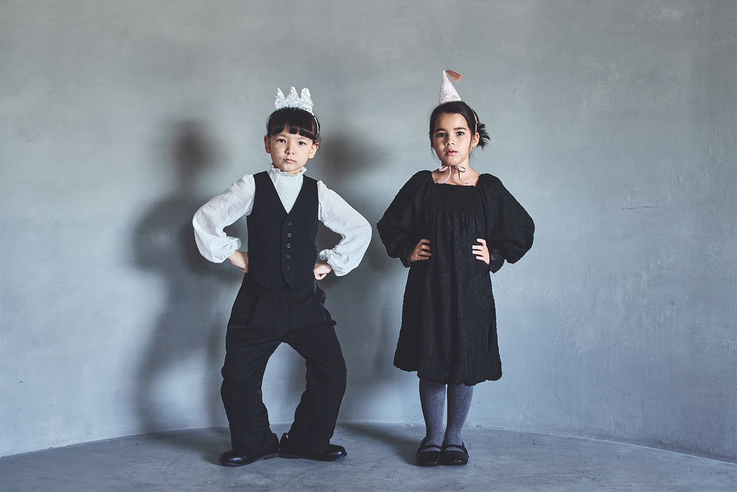 pompadour dress 5 leaf black