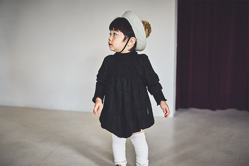 pompadour rompers 5 leaf black