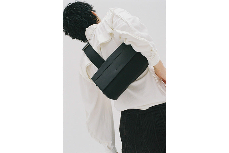 MORPH BODY BAG BLACK