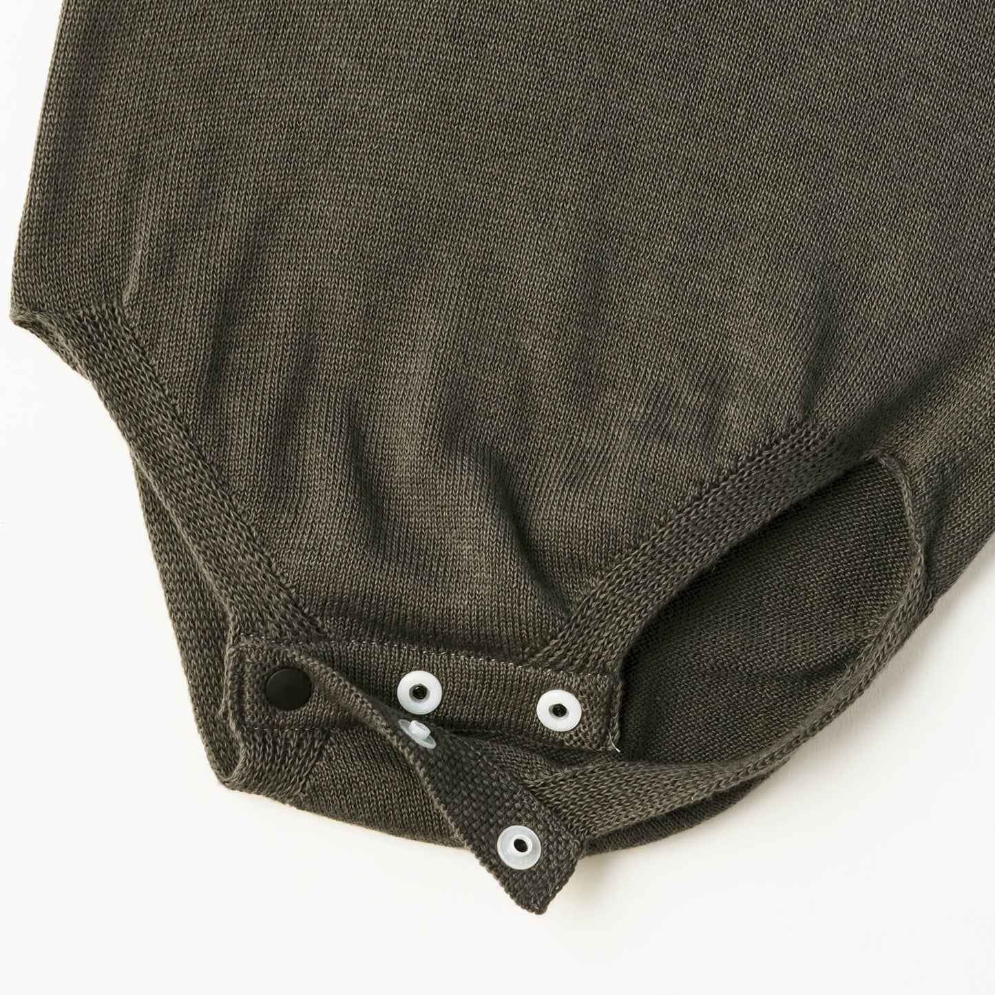 MOY sleeveless 3 nibi-iro